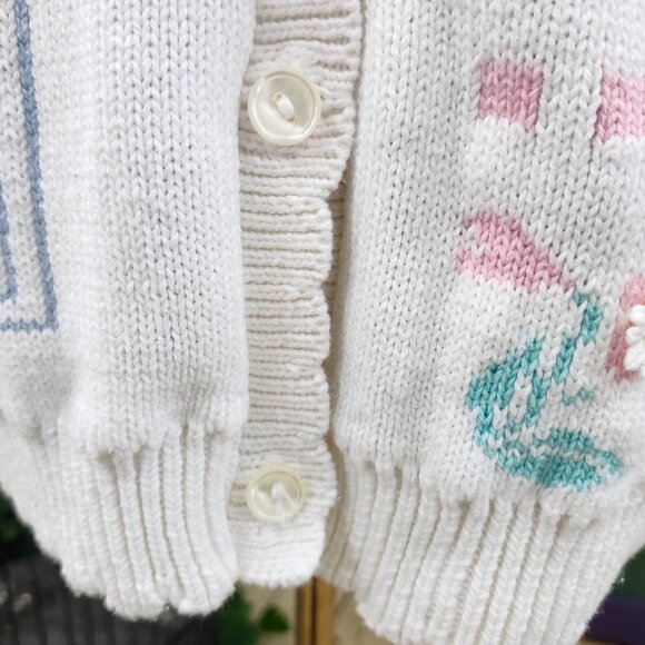 Vintage 1980's White Cotton Cardigan with Crochet Flowers, Quilt Bonnet Cottage - Picture 7 of 15